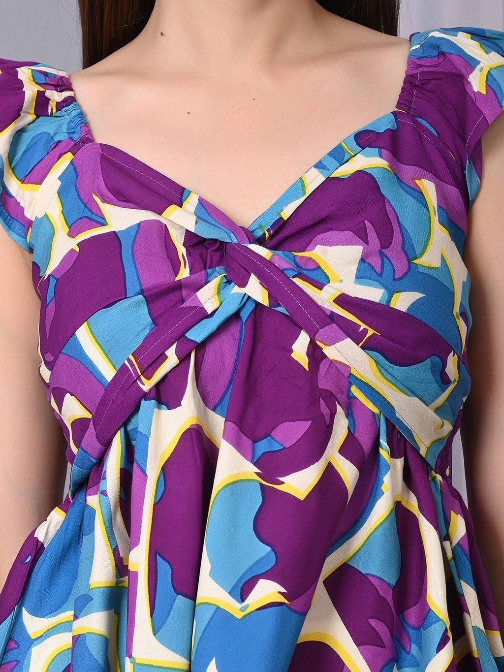 Abstract Printed V-Neck Twisted Longline Top
